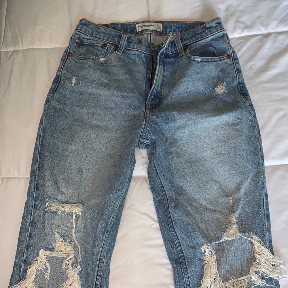 Abercrombie & Fitch High Rise Mom Jeans